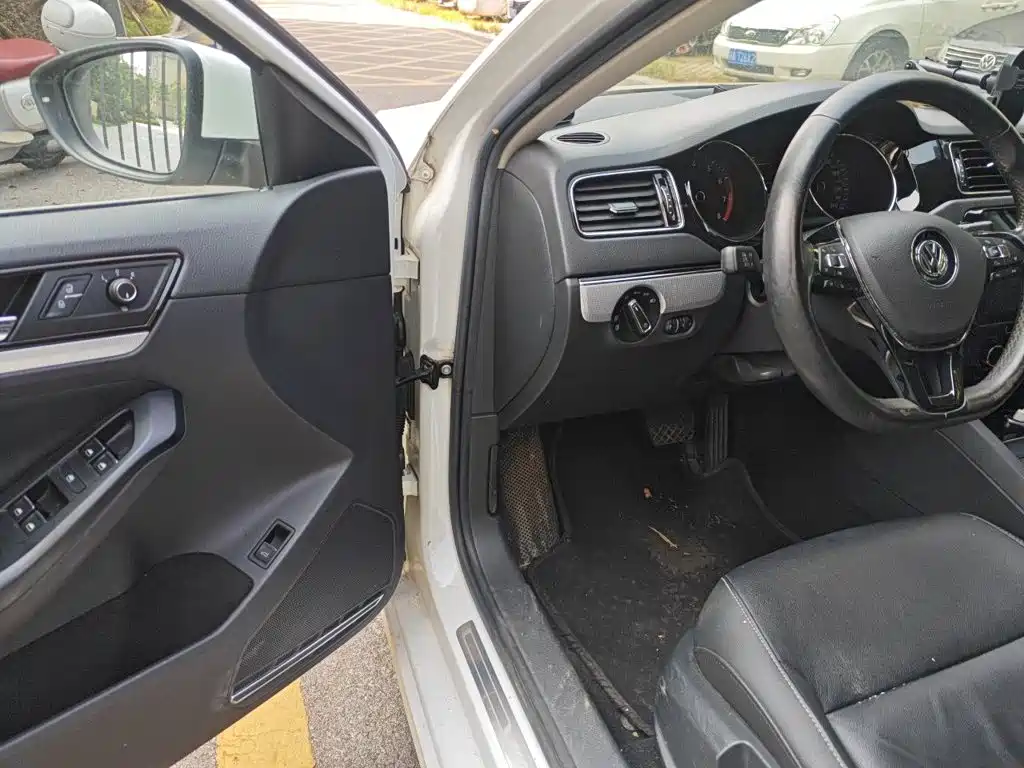 Volkswagen Sagitar — миниатюра 17