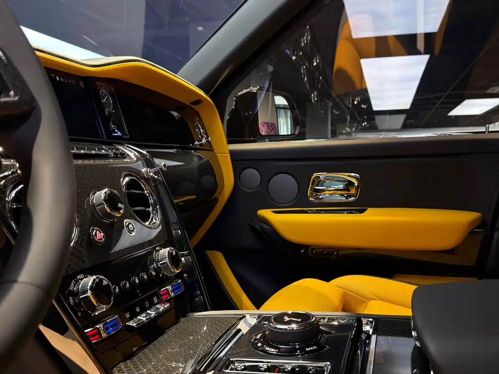 Rolls-Royce Cullinan 2025 Black Badge