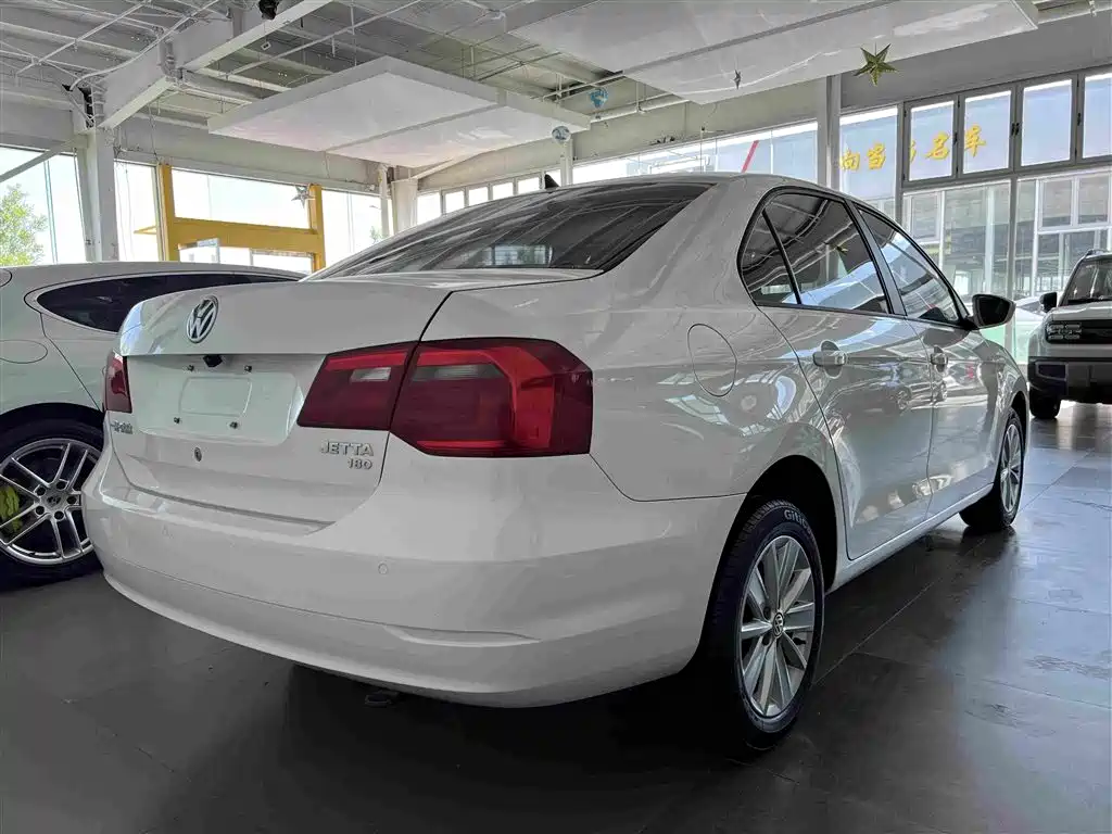 Volkswagen Jetta — миниатюра 5