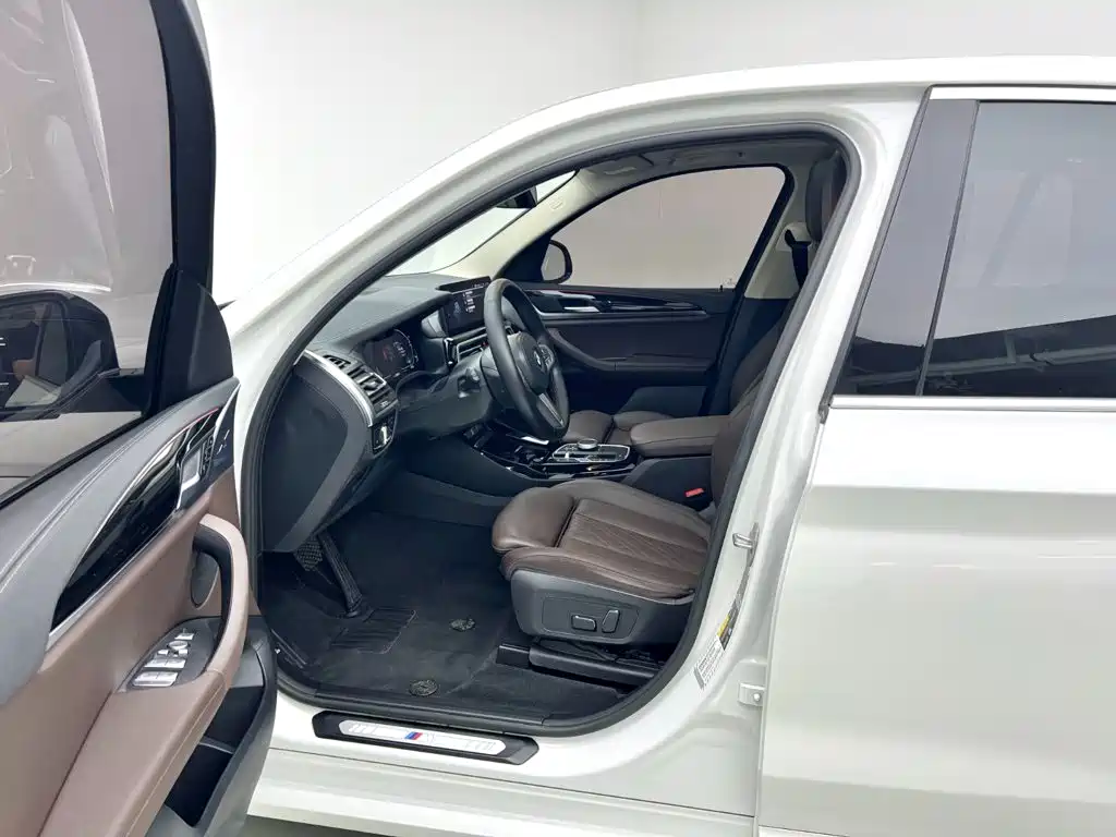 BMW iX3 — миниатюра 13