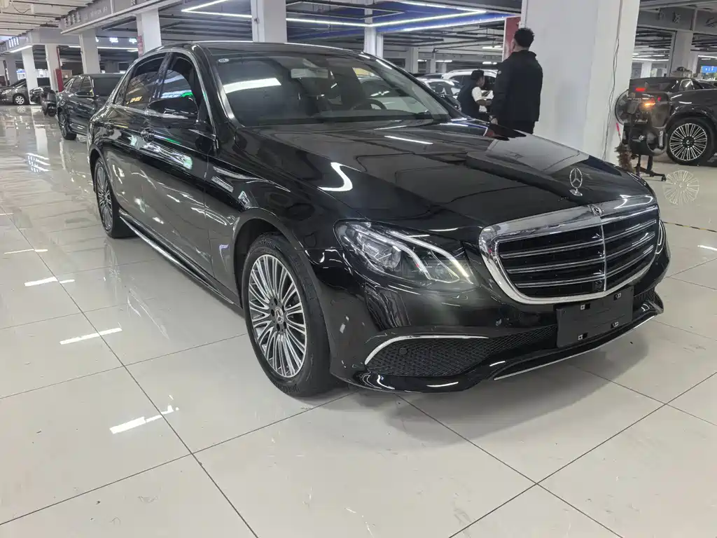 Mercedes-Benz E-Class — миниатюра 2