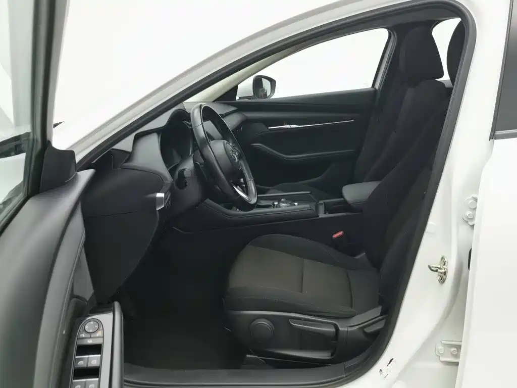 Mazda 3 Axela — миниатюра 10