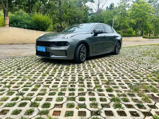 2021 Lynk & Co 03