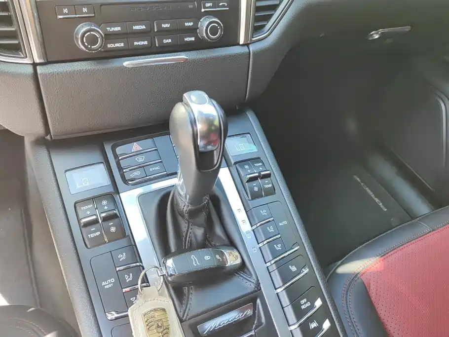 Porsche Macan — миниатюра 16