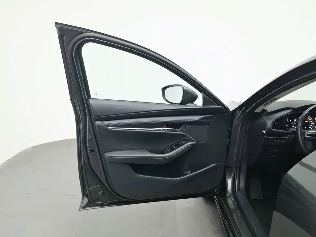 Mazda 3 Axela — миниатюра 8