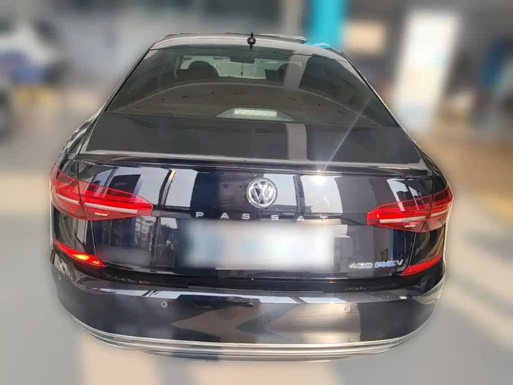 Volkswagen Passat PHEV — миниатюра 8