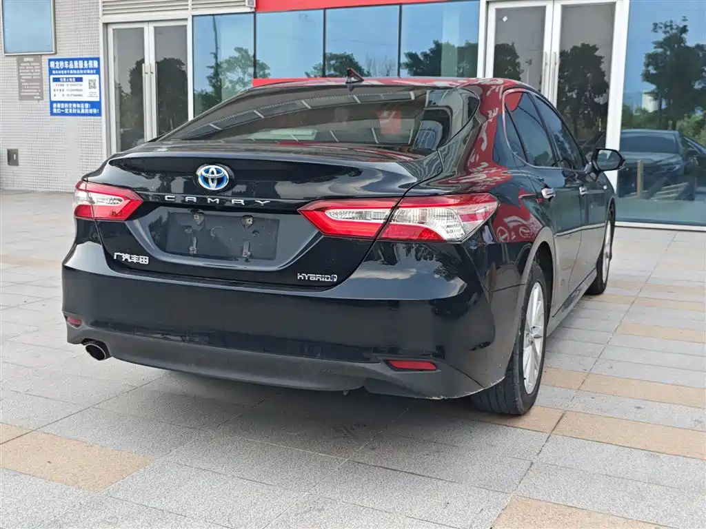 Toyota Camry — миниатюра 13