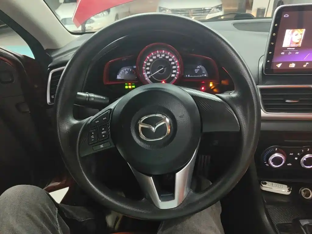 Mazda 3 Axela — миниатюра 11