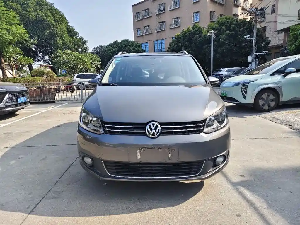 Volkswagen Touran — миниатюра 2