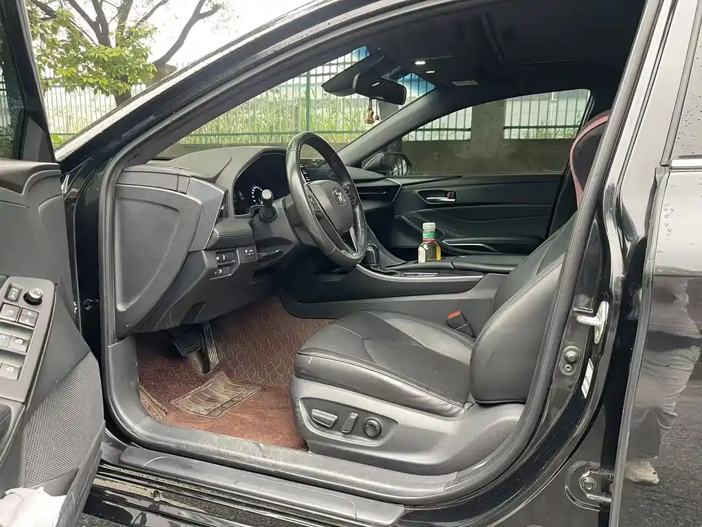 Toyota Avalon — миниатюра 8