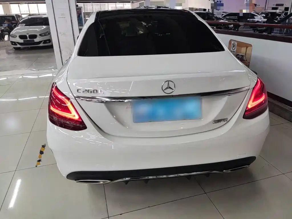Mercedes-Benz C-Class — миниатюра 6