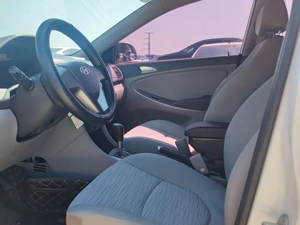 Hyundai Verna — миниатюра 13