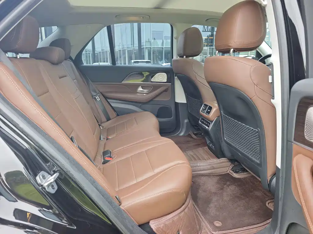 Mercedes-Benz GLE (Import) — миниатюра 18