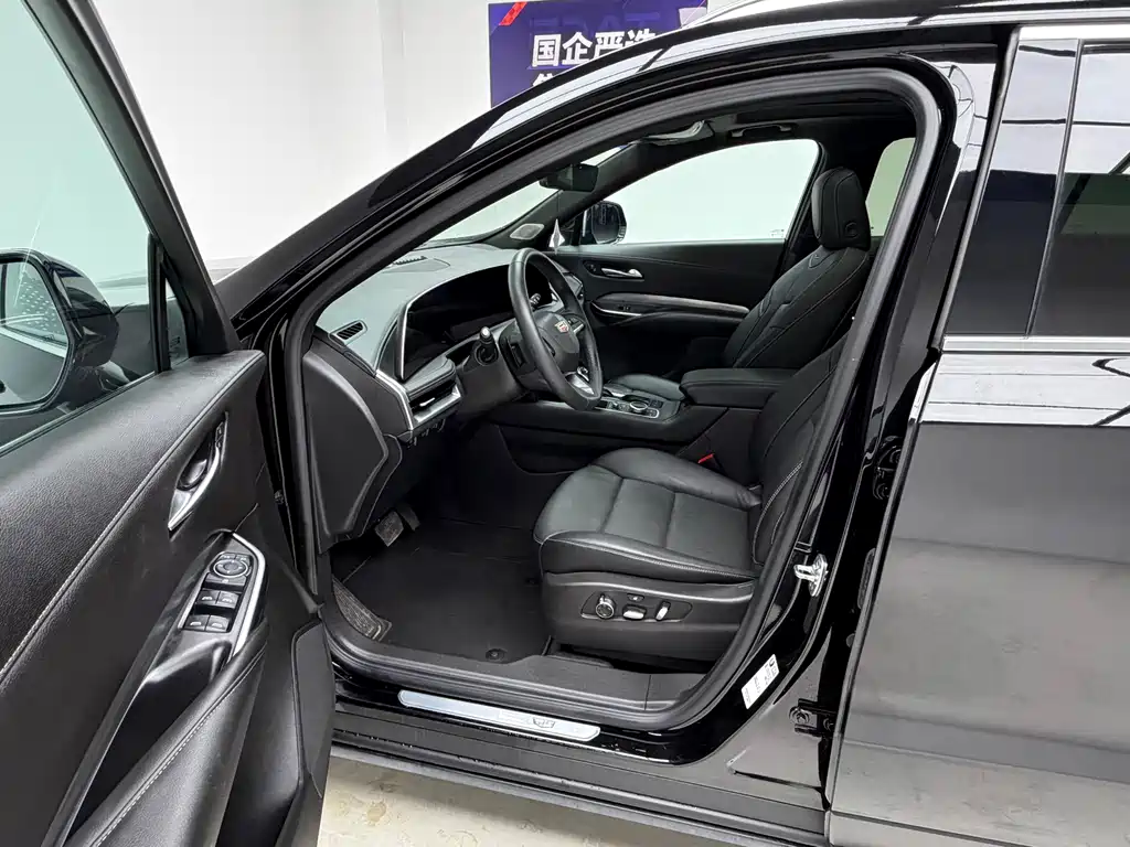 Cadillac XT4 — миниатюра 12