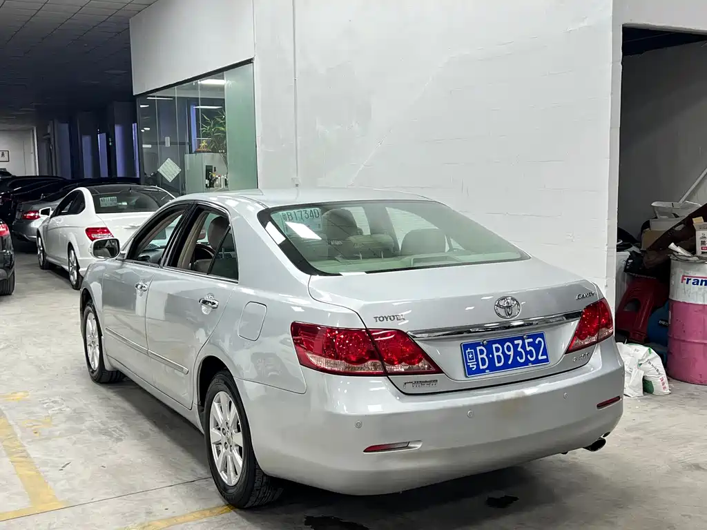Toyota Camry — миниатюра 3