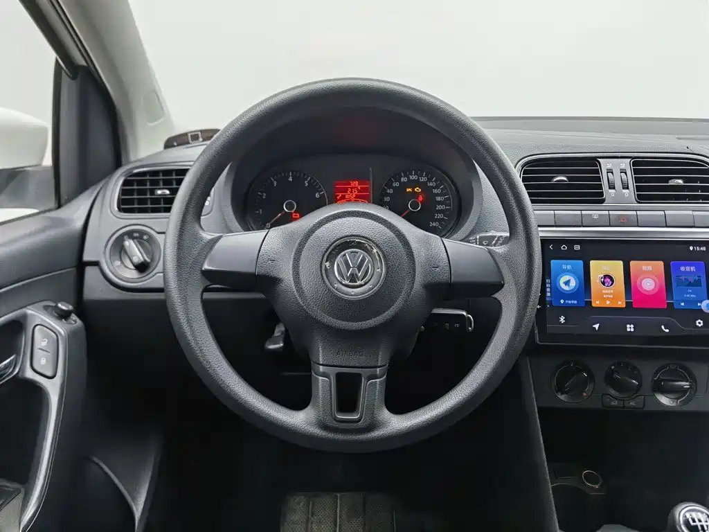 Volkswagen Polo — миниатюра 11