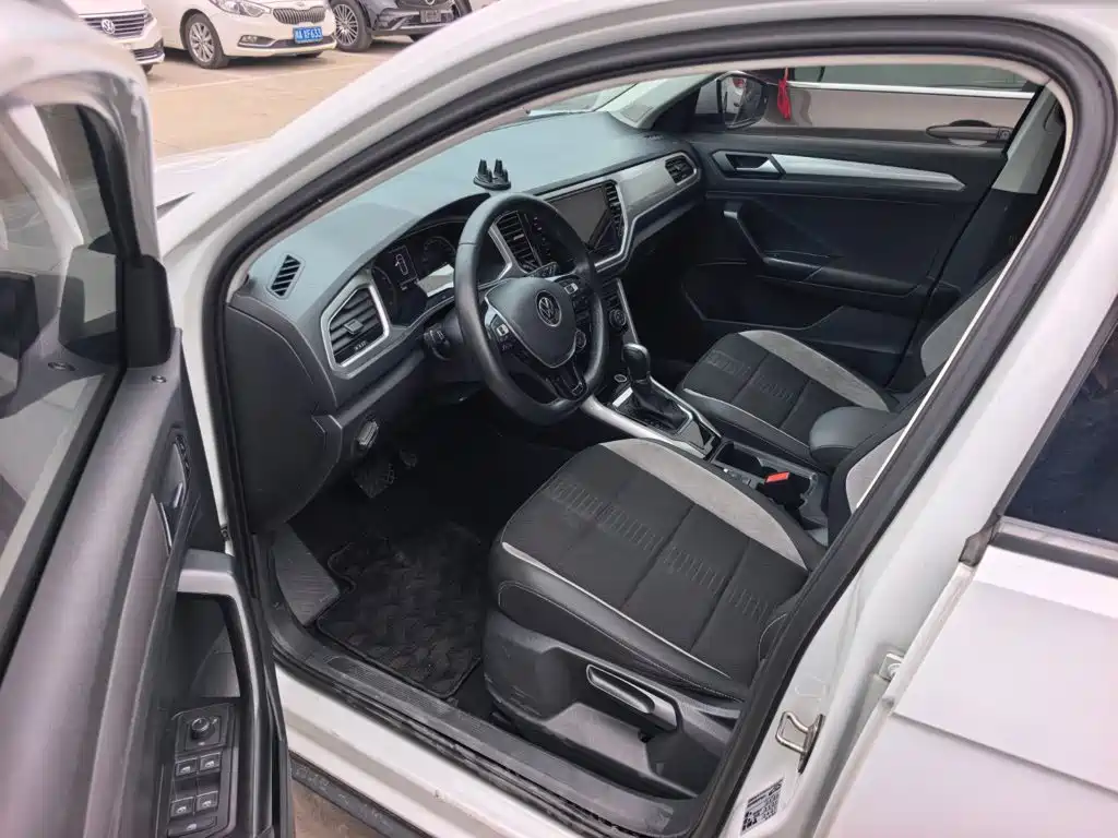 Volkswagen T-Roc — миниатюра 8