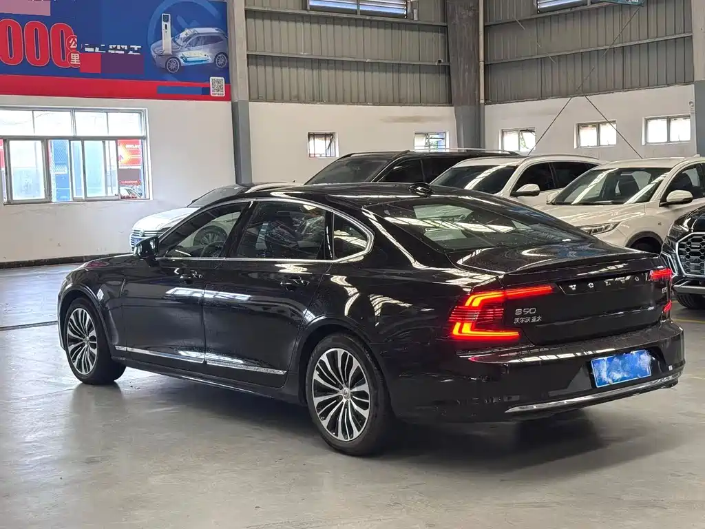 Volvo S90 — миниатюра 4
