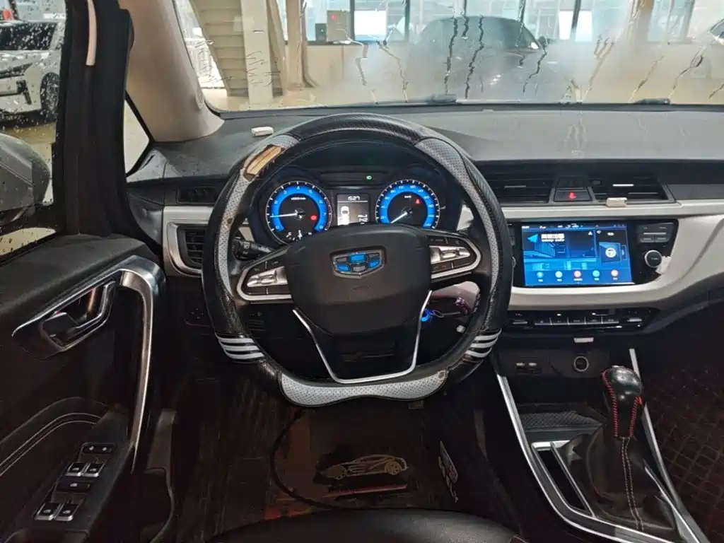 Geely Vision X3 — миниатюра 11