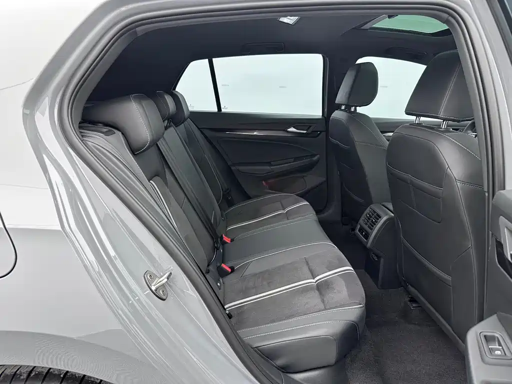 Volkswagen Golf — миниатюра 13