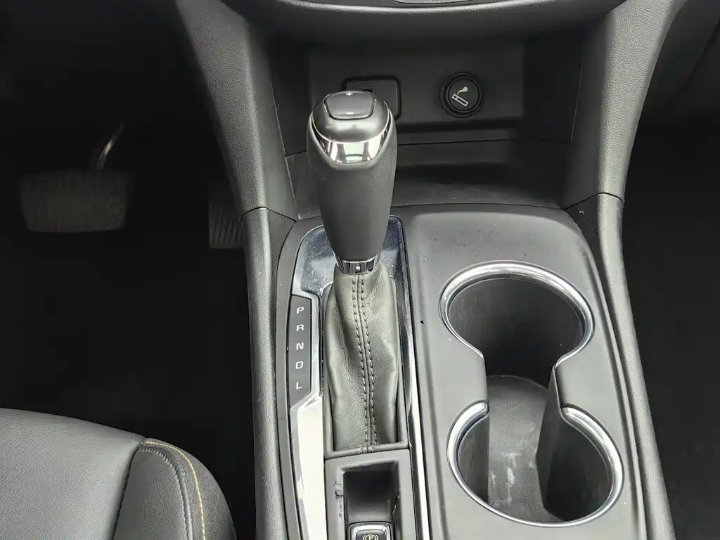 Chevrolet Equinox — миниатюра 13