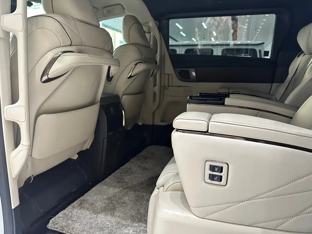 Toyota Vellfire — миниатюра 14