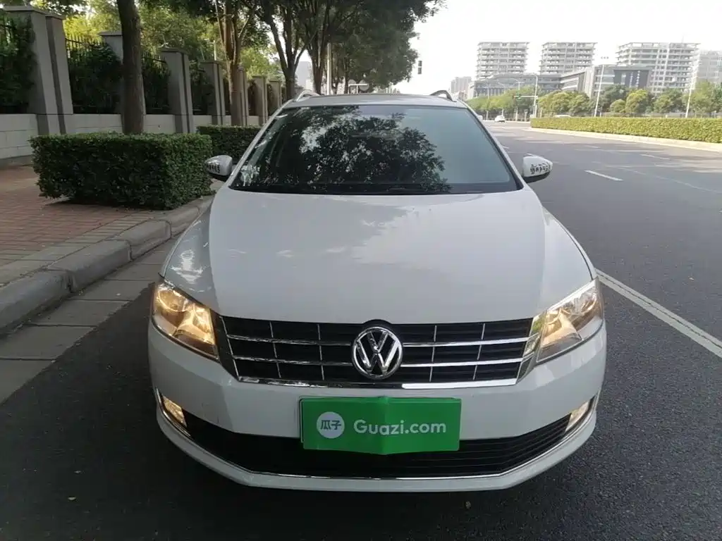 Volkswagen Gran Lavida 2013 1.6L AT Comfort
