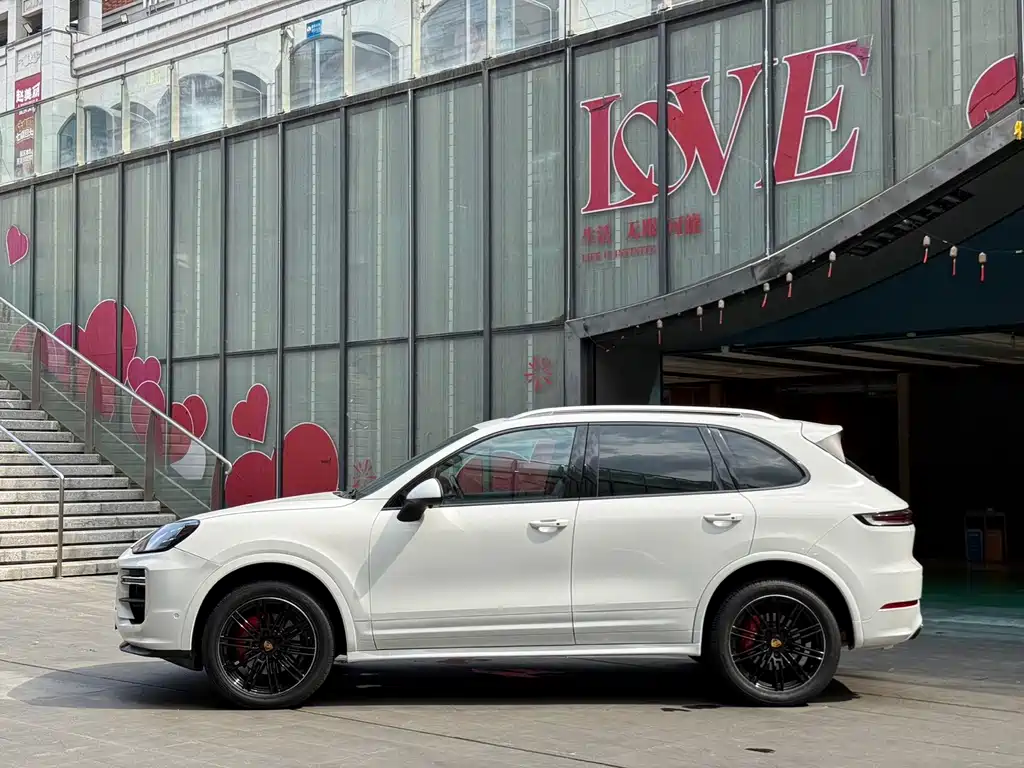 Porsche Cayenne — миниатюра 7