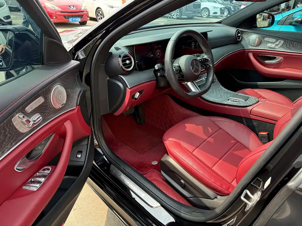 Mercedes-Benz E-Class — миниатюра 5