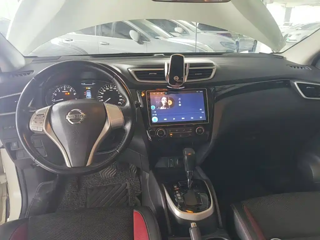 Nissan Qashqai — миниатюра 12
