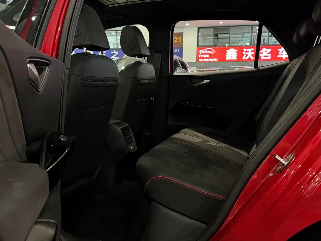 Volkswagen ID.3 — миниатюра 9