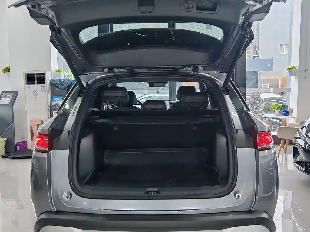 BYD L DM-i — миниатюра 9