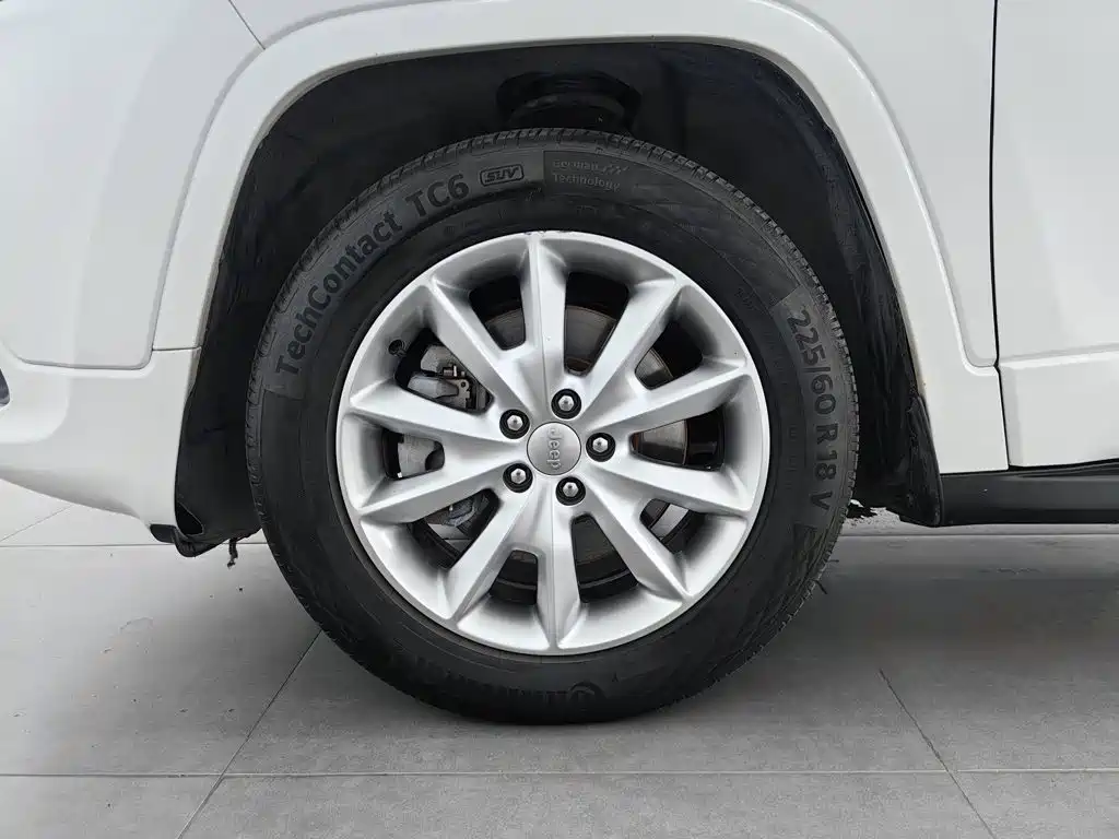 Jeep Cherokee — миниатюра 17