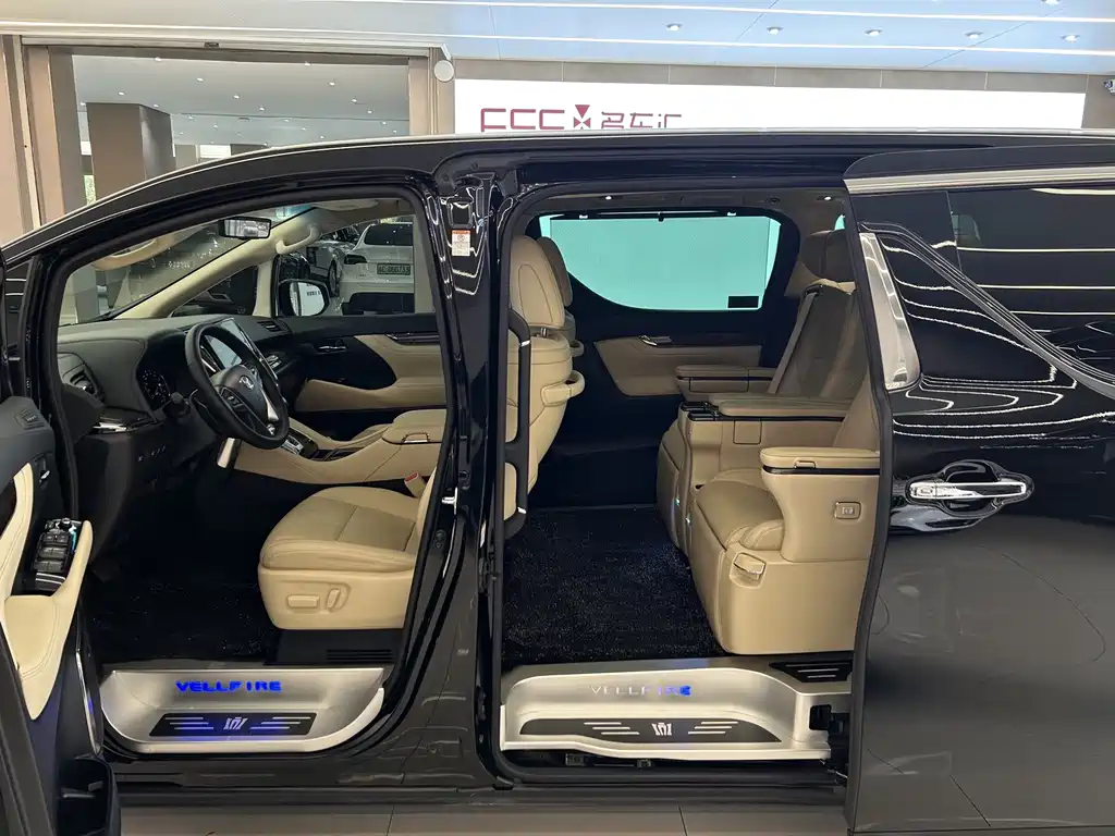 Toyota Vellfire — миниатюра 14