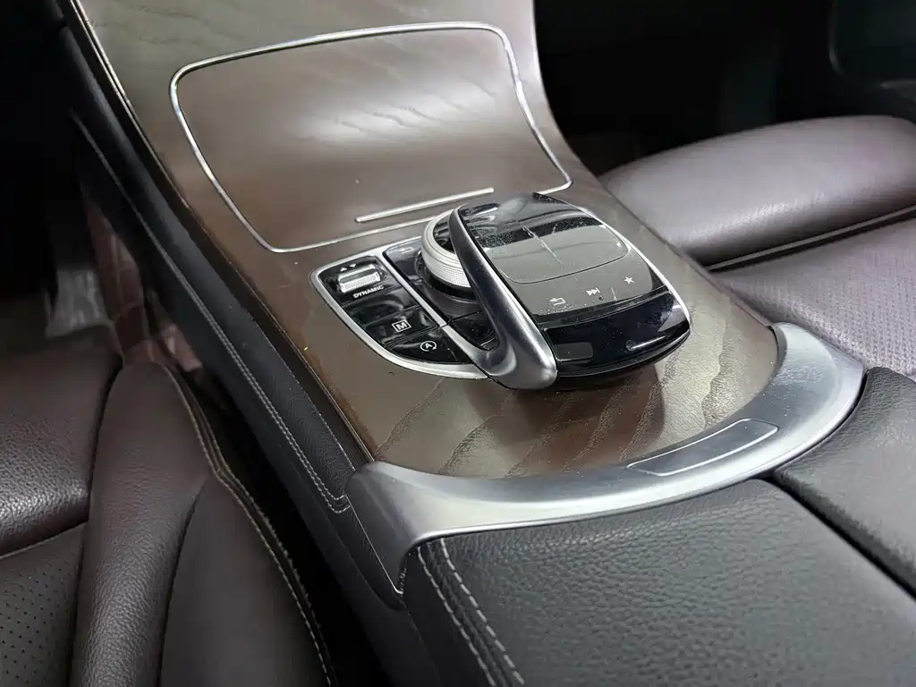 Mercedes-Benz GLC — миниатюра 10