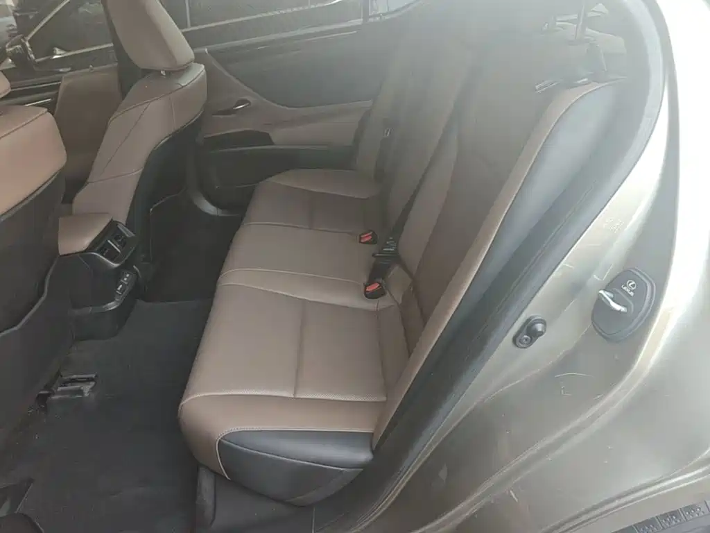 Lexus ES — миниатюра 17
