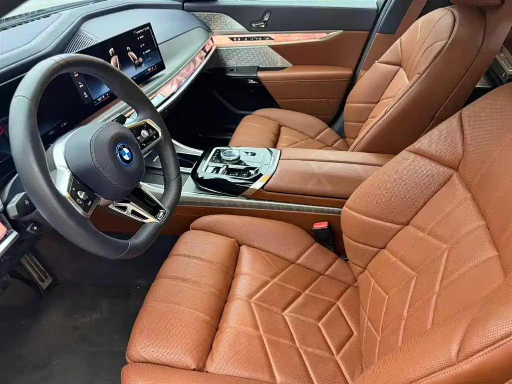 BMW i7 — миниатюра 8