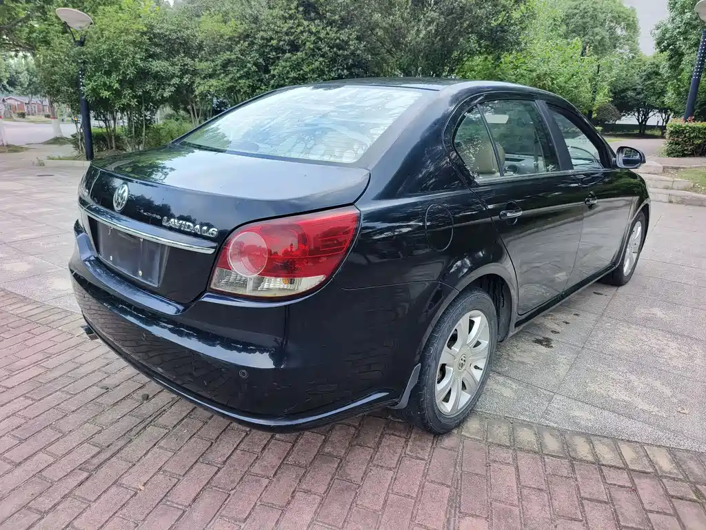 Volkswagen Lavida 2011 1.6L MT