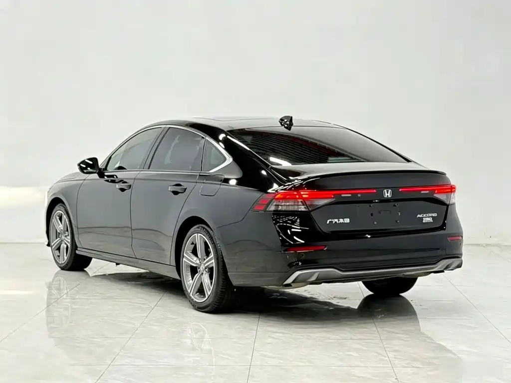Honda Accord — миниатюра 5