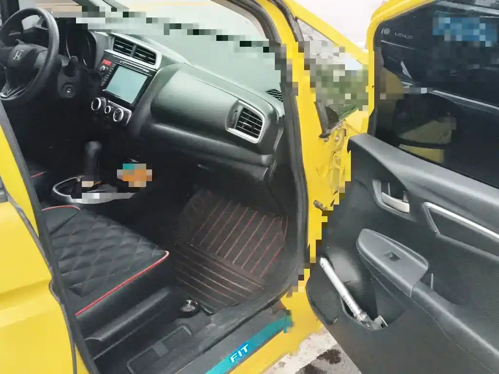 Honda Fit — миниатюра 17