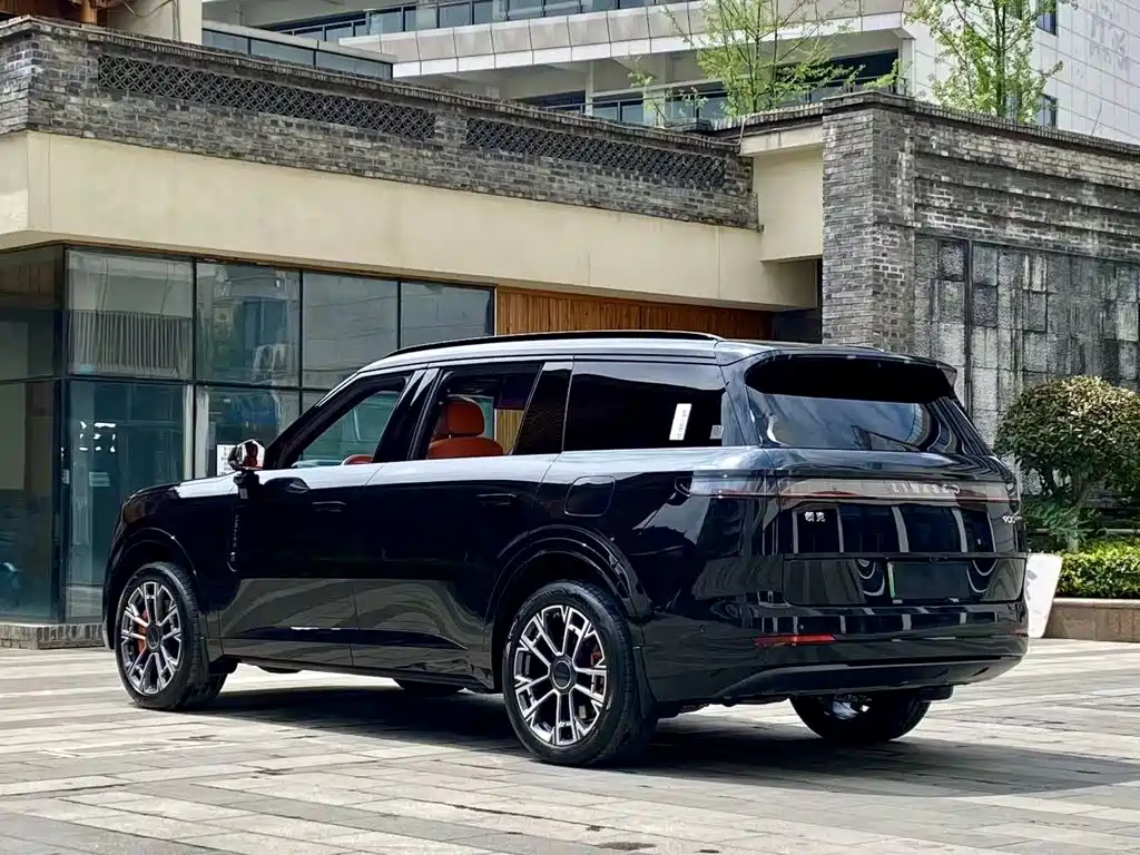 Lynk & Co 900 2025 1.5T Ultra 6 мест