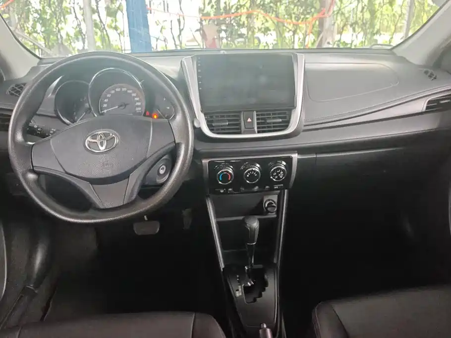 Toyota Yaris L — миниатюра 12