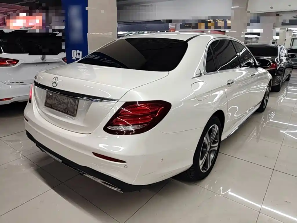 Mercedes-Benz E-Class — миниатюра 7
