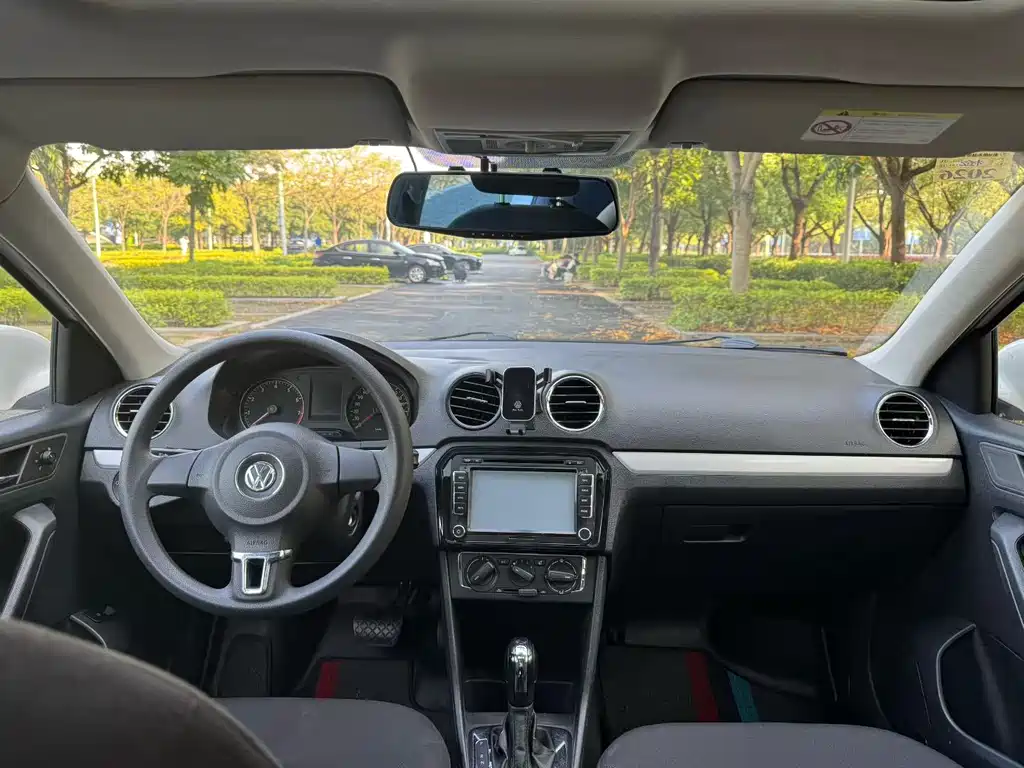 Volkswagen Jetta — миниатюра 5