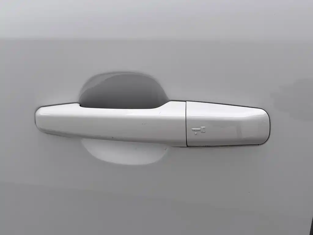 Jaguar F-PACE — миниатюра 18