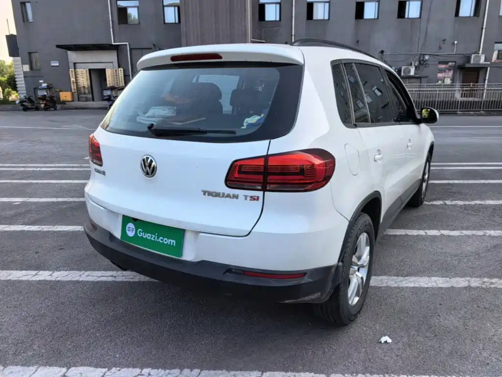Volkswagen Tiguan 2015 1.8TSI AT