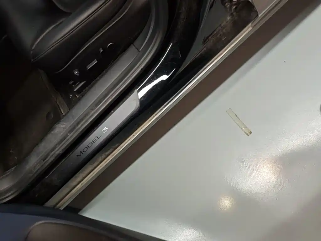 Tesla Model 3 — миниатюра 22