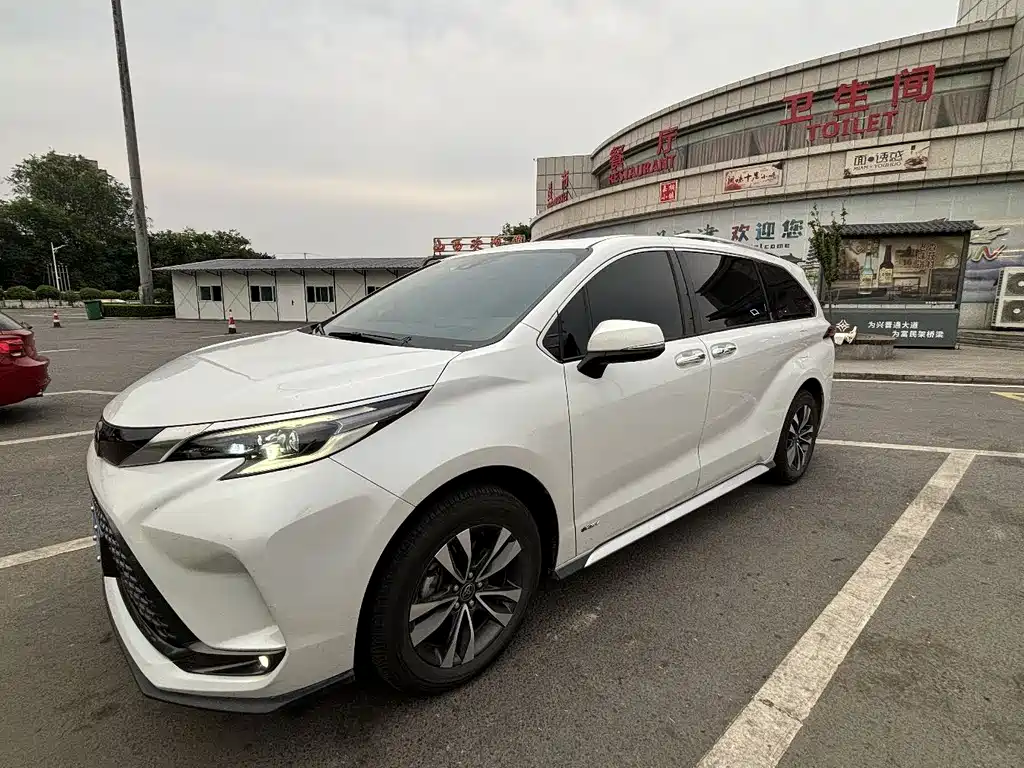 Toyota Granvia 2024