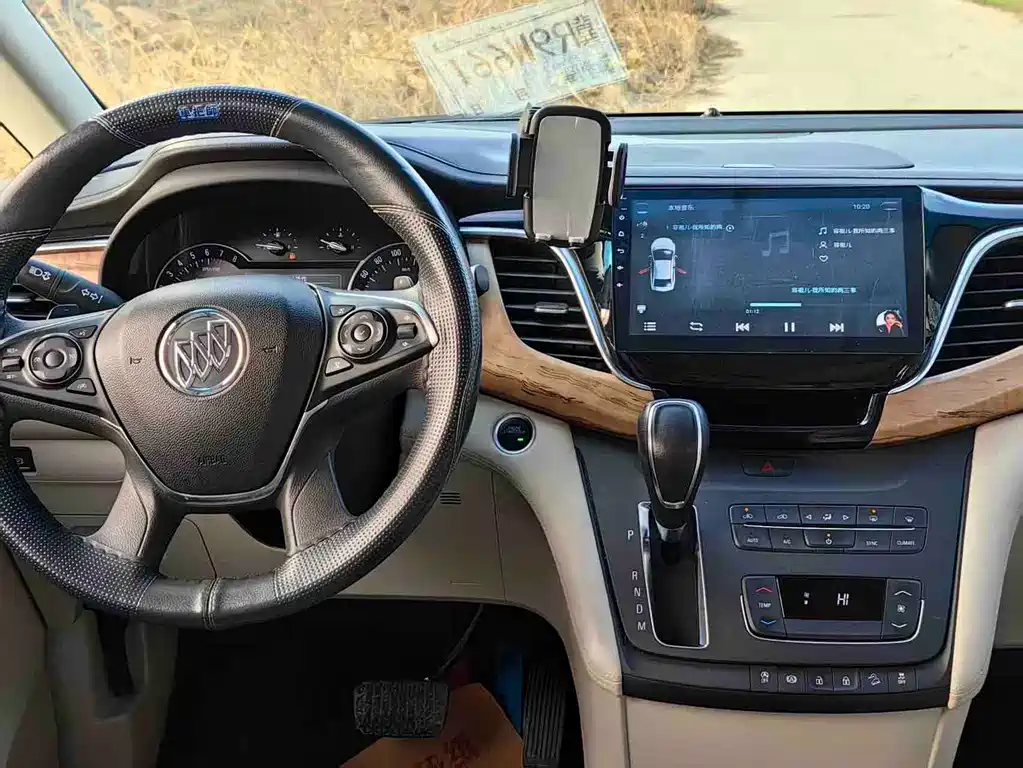 Buick GL8 — миниатюра 11