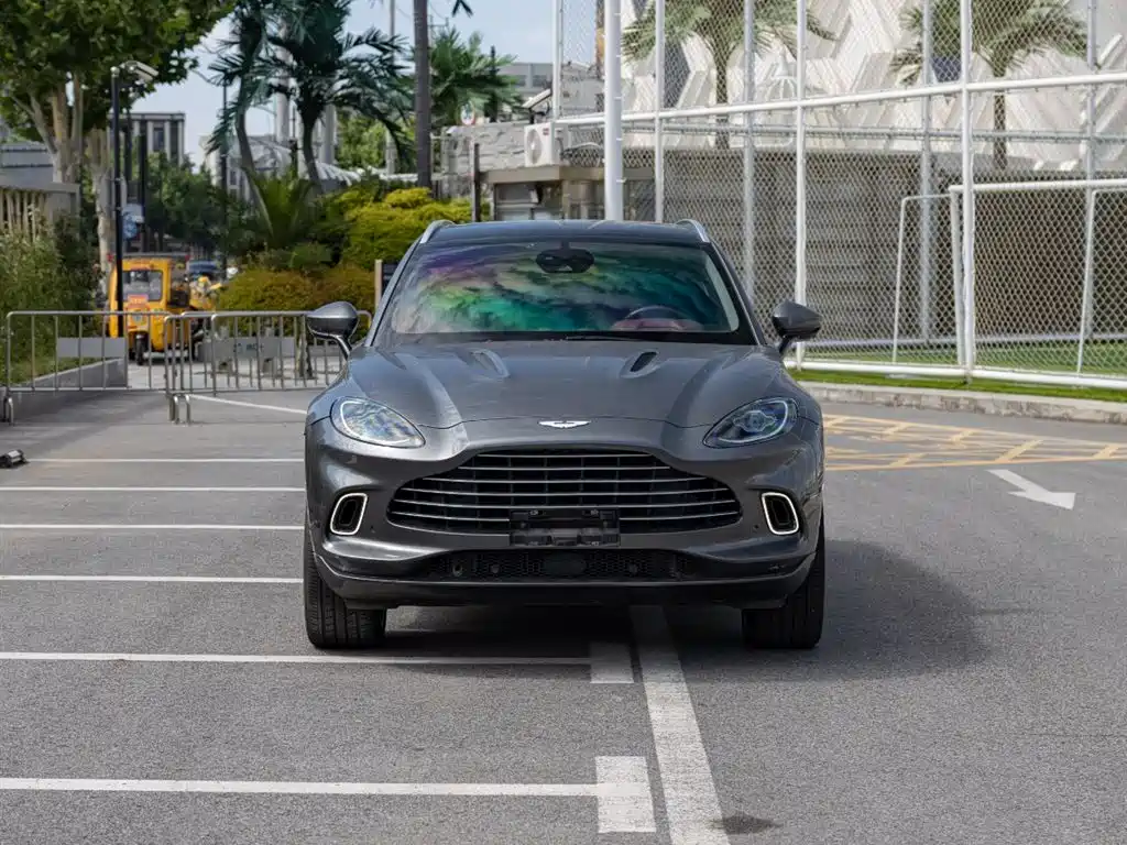 Aston Martin DBX 2020 4.0T V8 1913